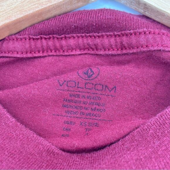 Volcom dark red long sleeve cropped tee size xsmall - Picture 5 of 6